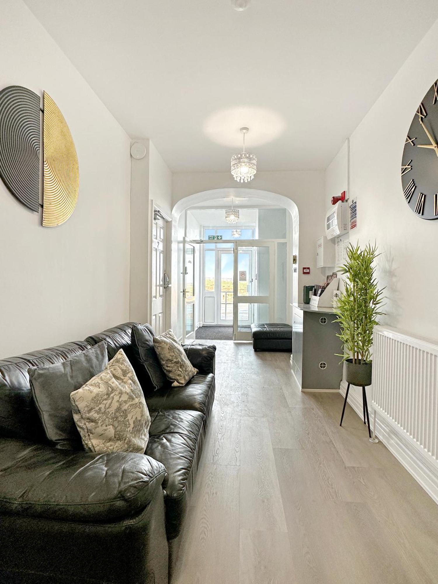 Granada Apartments Queen'S Promenade Blackpool Exterior foto