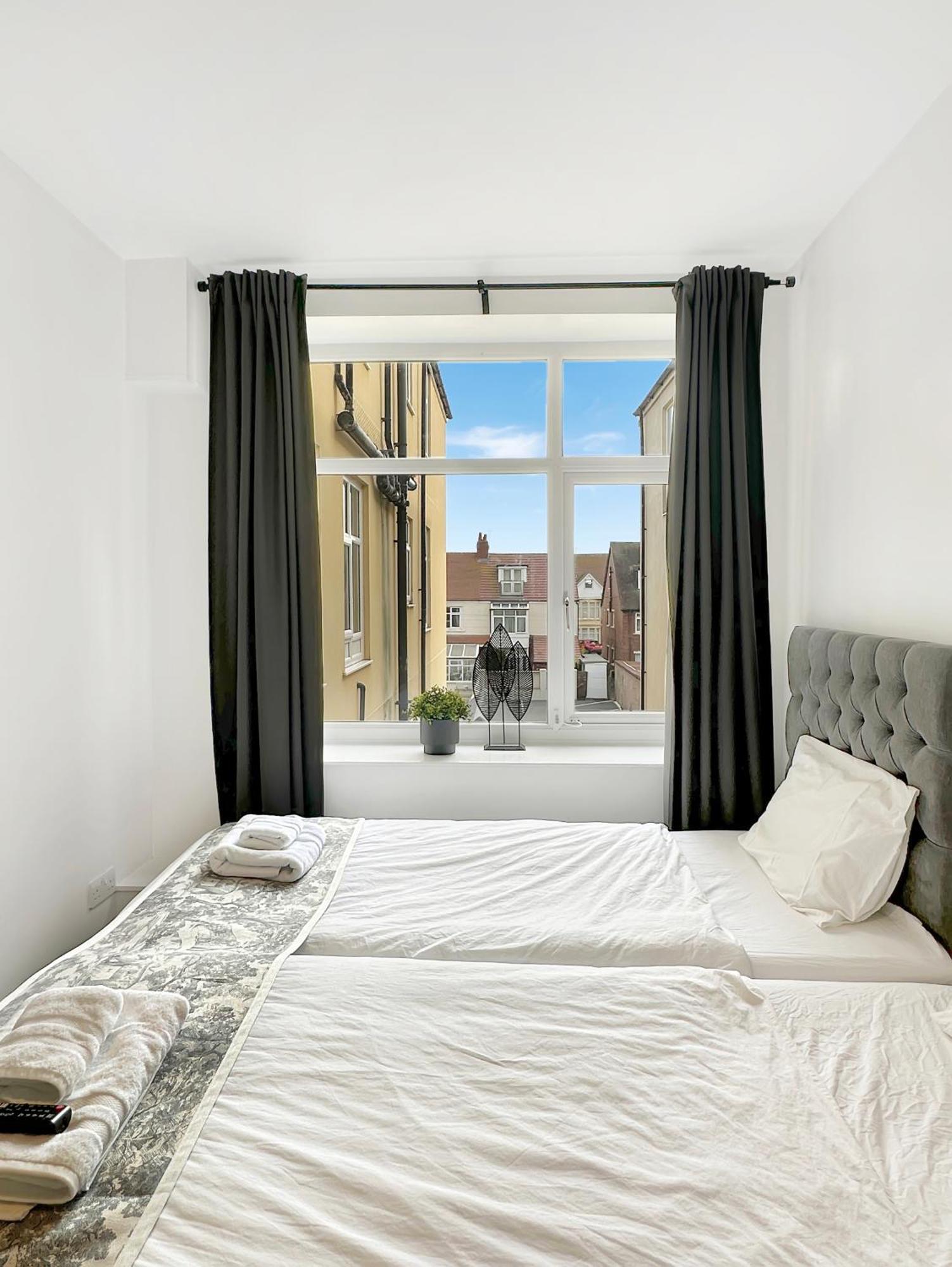 Granada Apartments Queen'S Promenade Blackpool Exterior foto