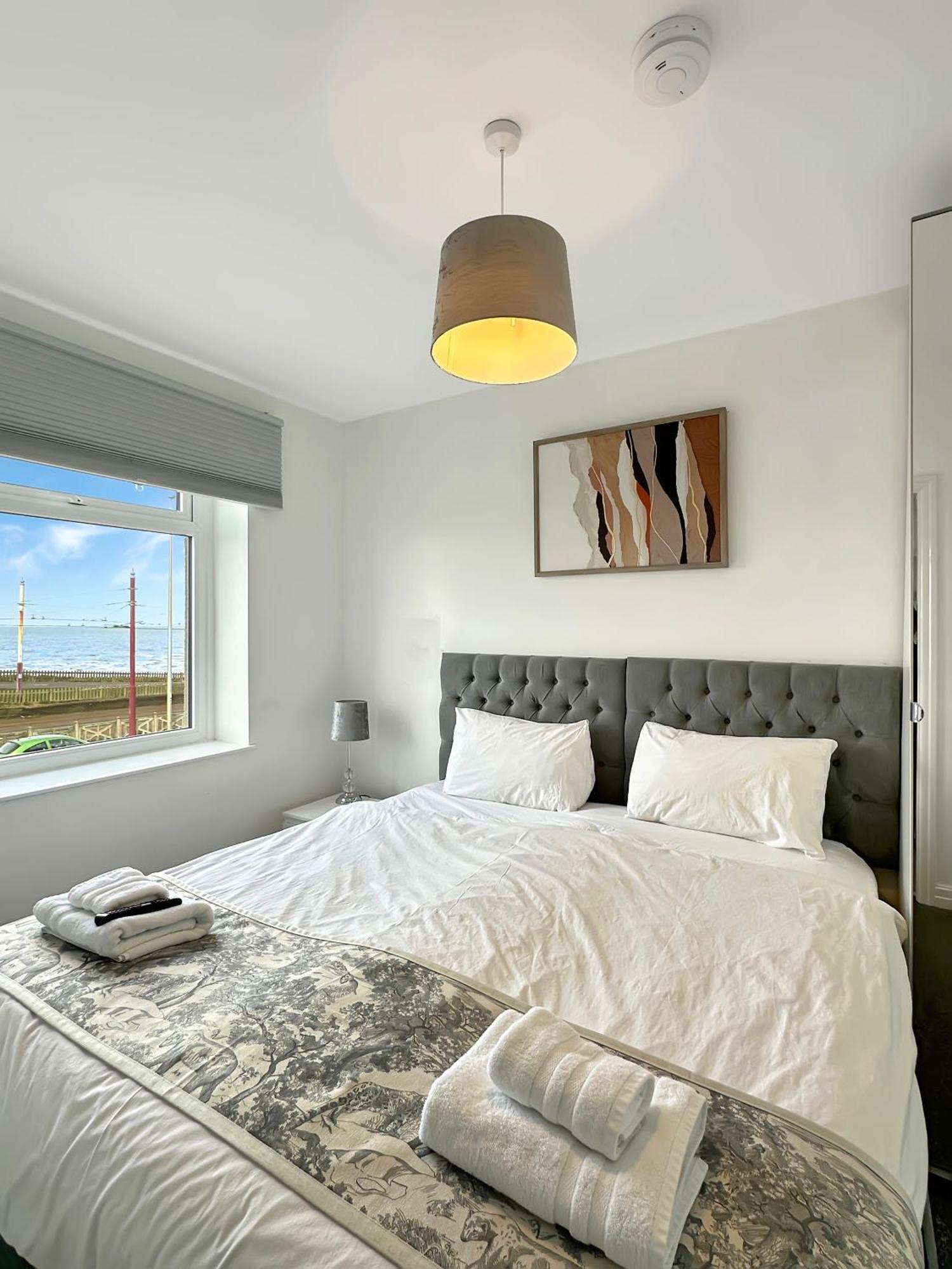 Granada Apartments Queen'S Promenade Blackpool Exterior foto