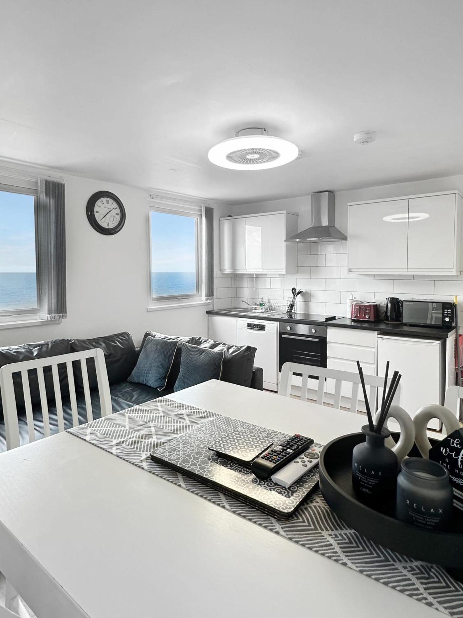 Granada Apartments Queen'S Promenade Blackpool Exterior foto