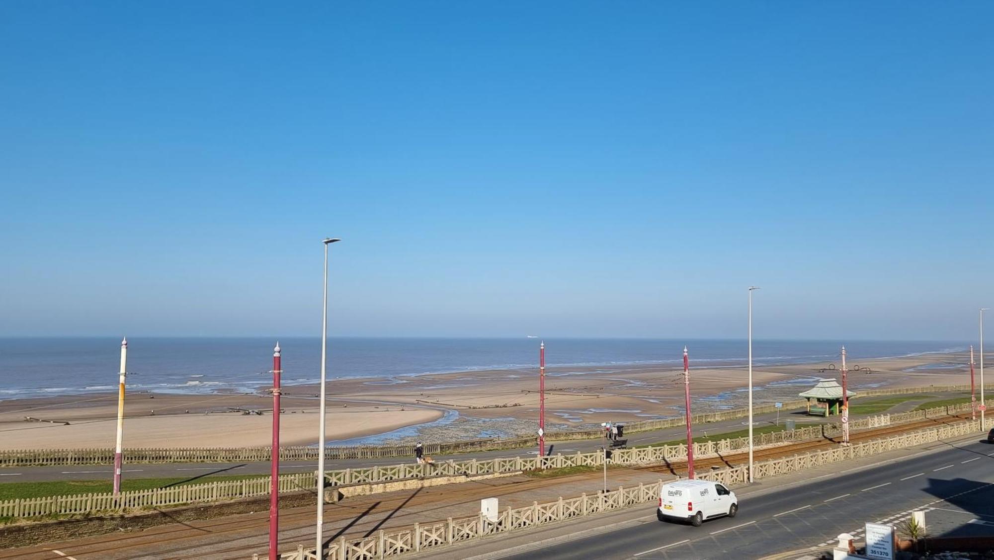 Granada Apartments Queen'S Promenade Blackpool Exterior foto